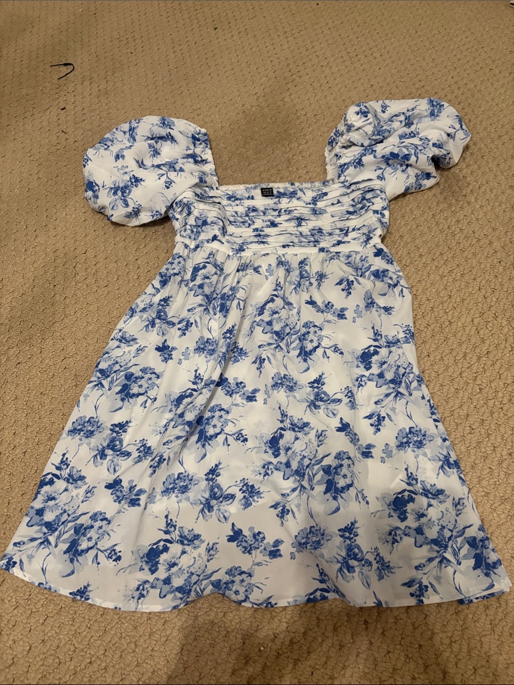 SHEIN White Dress with Blue Floral Print and Puff Sleeves